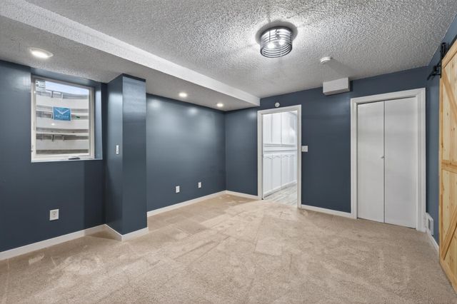 1244 Granada Circle N, Oakdale, MN 55128