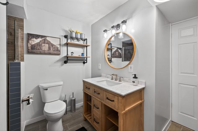 1244 Granada Circle N, Oakdale, MN 55128