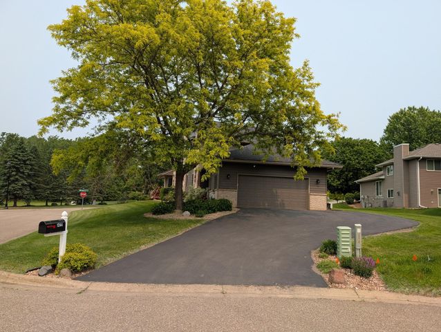 1244 Granada Circle N, Oakdale, MN 55128