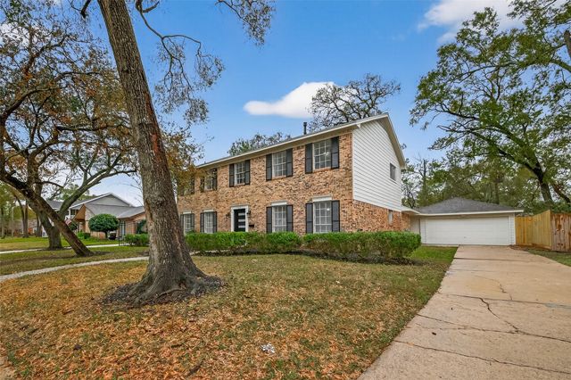 422 Willow Vista Drive, El Lago, TX 77586