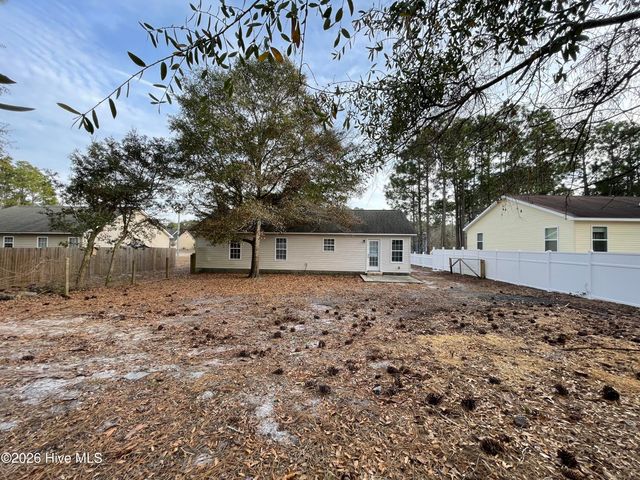 1469 E Boiling Spring Road, Southport, NC 28461