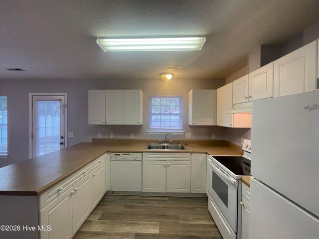 1469 E Boiling Spring Road, Southport, NC 28461