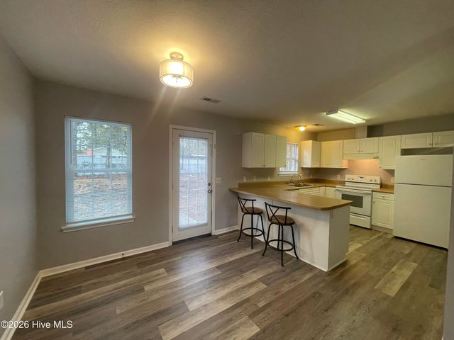 1469 E Boiling Spring Road, Southport, NC 28461