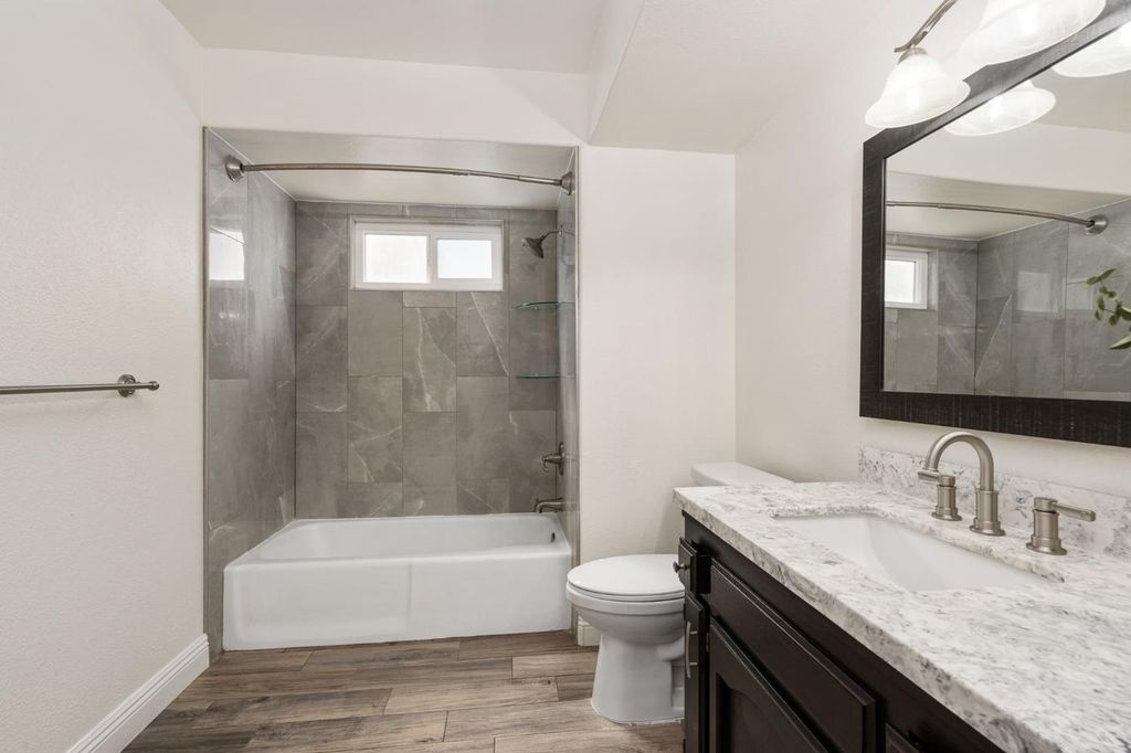 Image 28 of property listing at 2371 Sophia Lane, Kingsburg, CA 93631