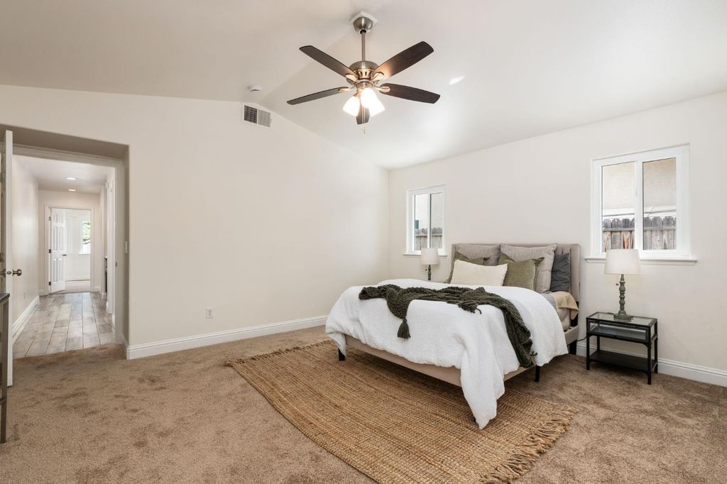 Image 31 of property listing at 2371 Sophia Lane, Kingsburg, CA 93631