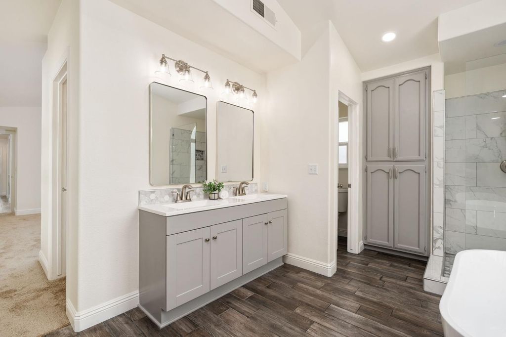 Image 35 of property listing at 2371 Sophia Lane, Kingsburg, CA 93631