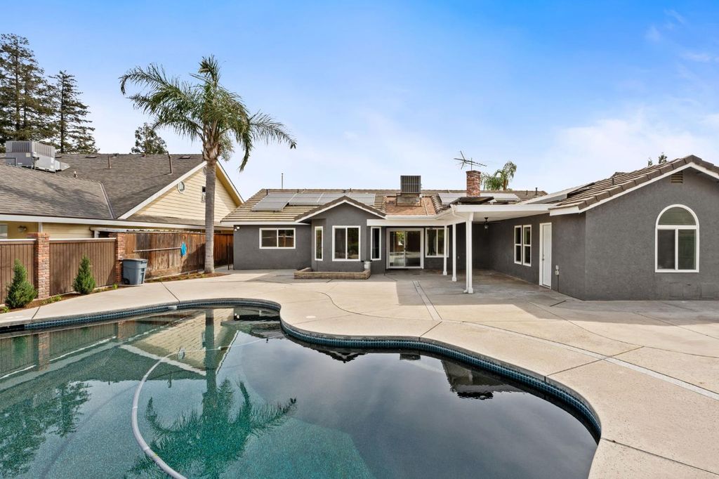 Image 43 of property listing at 2371 Sophia Lane, Kingsburg, CA 93631