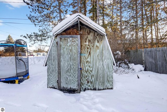 1901 Mary Street, Cadillac, MI 49601