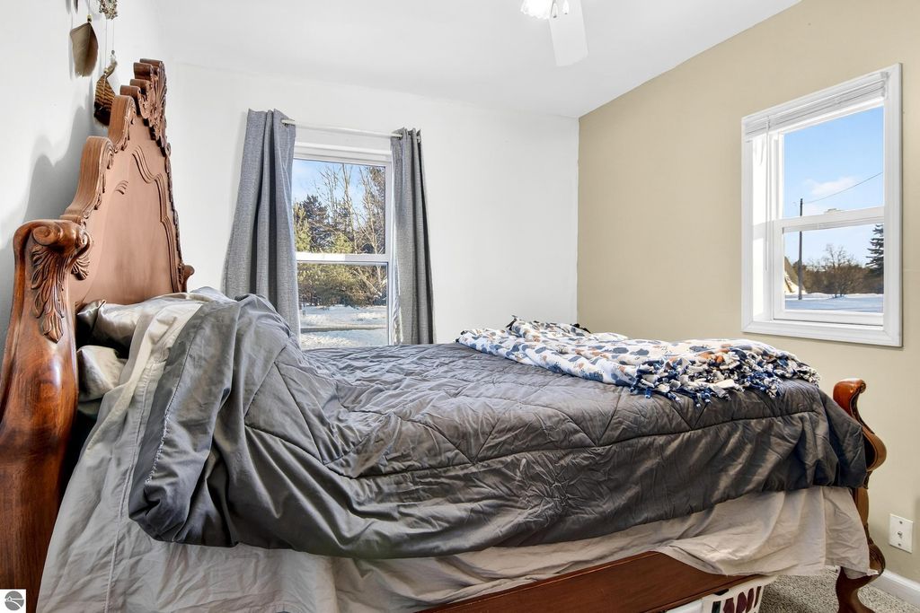 Image 7 of property listing at 1901 Mary Street, Cadillac, MI 49601