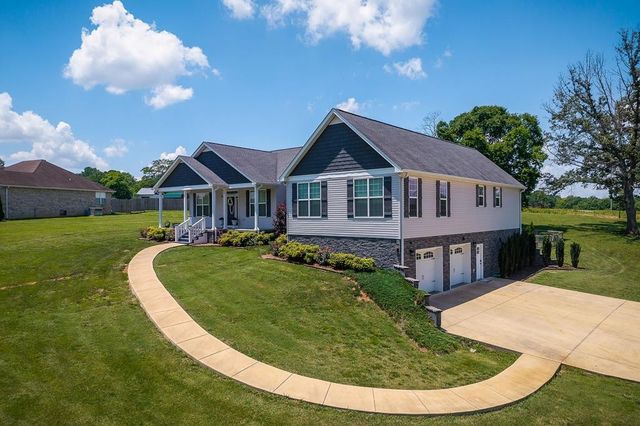 18 Faith Rae Blvd, Morrison, TN 37357