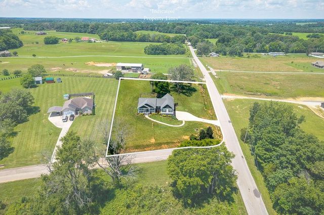 18 Faith Rae Blvd, Morrison, TN 37357
