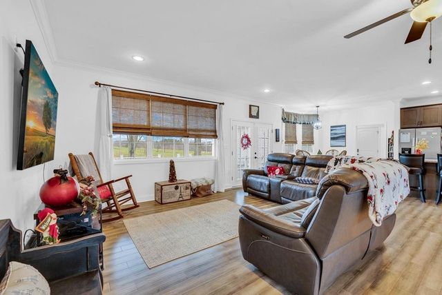 18 Faith Rae Blvd, Morrison, TN 37357
