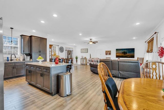 18 Faith Rae Blvd, Morrison, TN 37357
