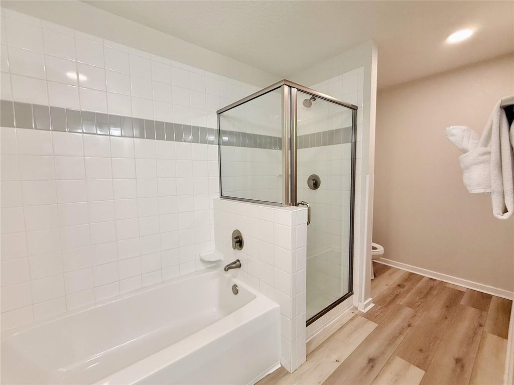 Image 12 of property listing at 4012 BREAKVIEW DRIVE B401, Orlando, FL 32819