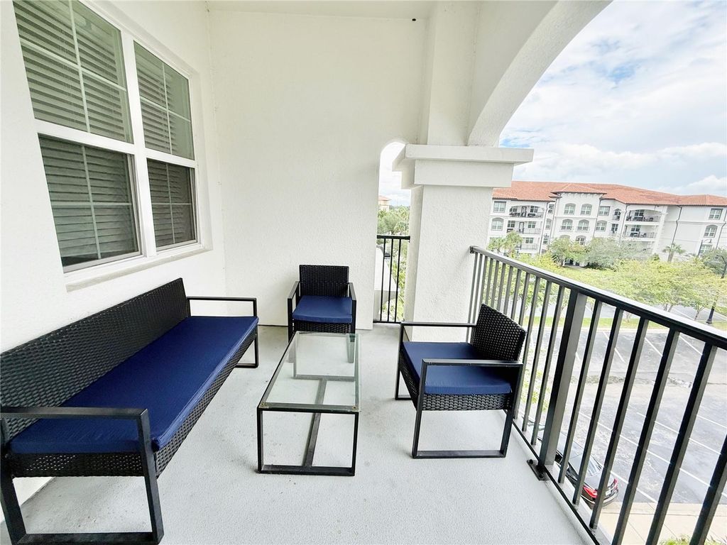 Image 17 of property listing at 4012 BREAKVIEW DRIVE B401, Orlando, FL 32819