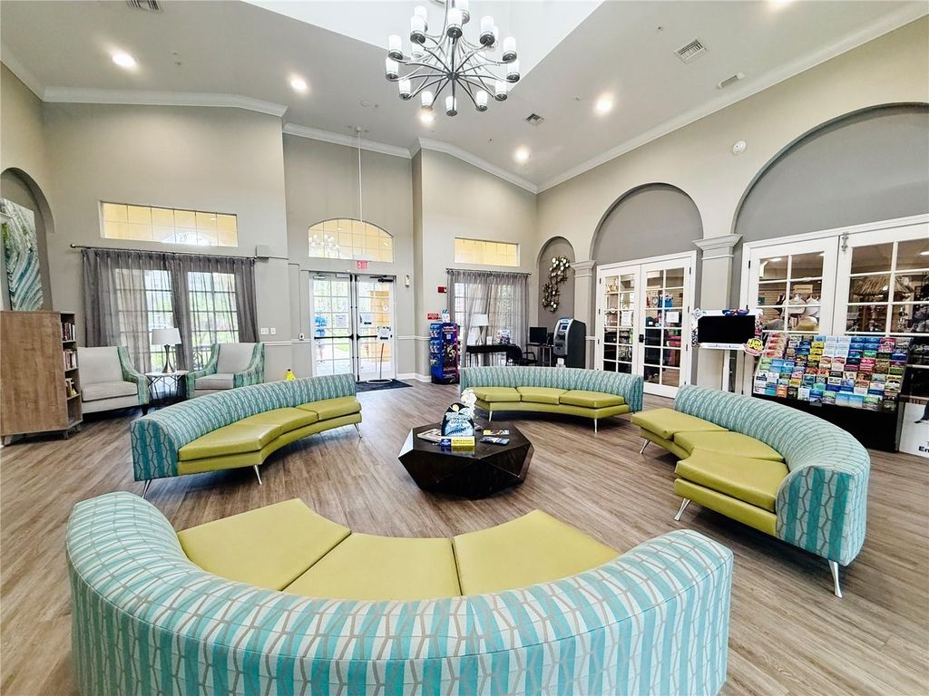 Image 25 of property listing at 4012 BREAKVIEW DRIVE B401, Orlando, FL 32819