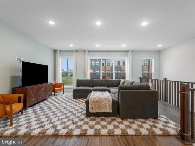 22976 COPPER TREE TER, Ashburn, VA 20148