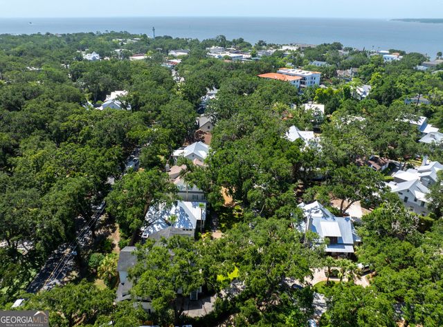 1044 Village Oaks Lane, St. Simons, GA 31522