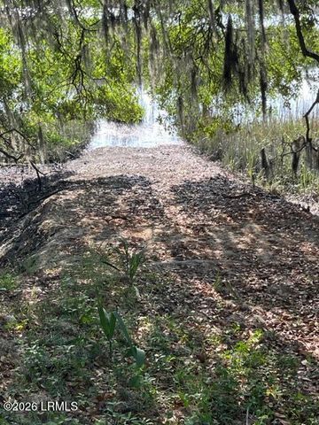 39 Olde Church Road, St. Helena Island, SC 29920