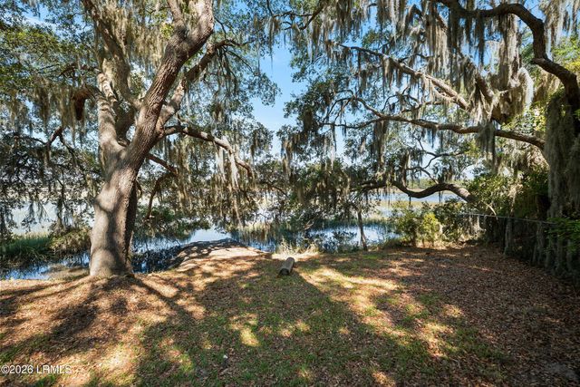 39 Olde Church Road, St. Helena Island, SC 29920