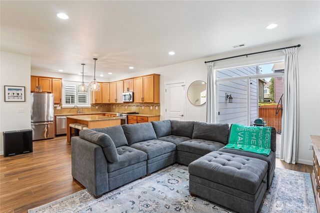 11293 Borgen Loop, Gig Harbor, WA 98332