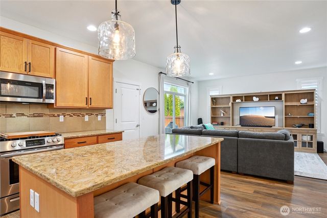 11293 Borgen Loop, Gig Harbor, WA 98332