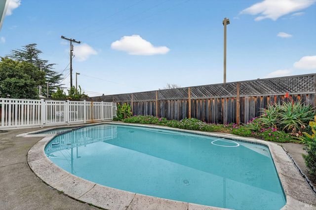 2312 Kathleen Dr, Napa, CA 94558