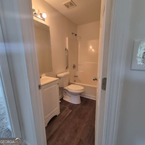 512 Bishop Court, Commerce, GA 30529