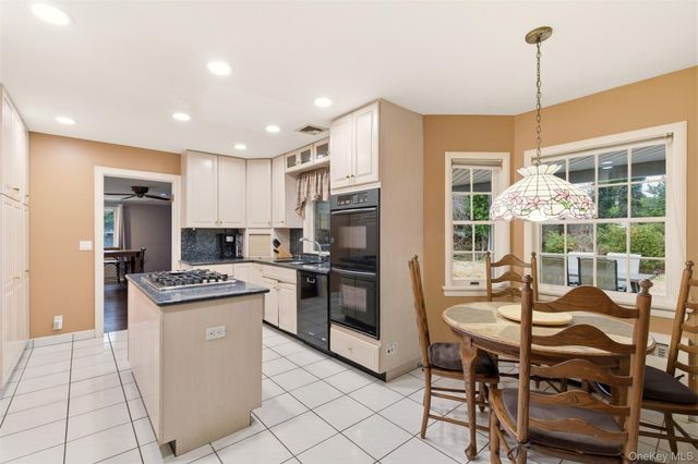 101 Convent Road, Syosset, NY 11791