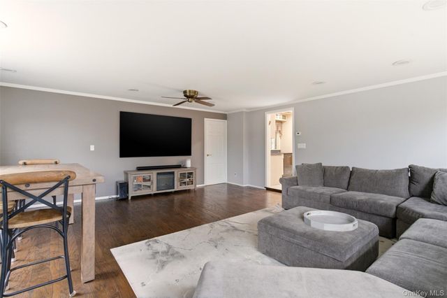 101 Convent Road, Syosset, NY 11791