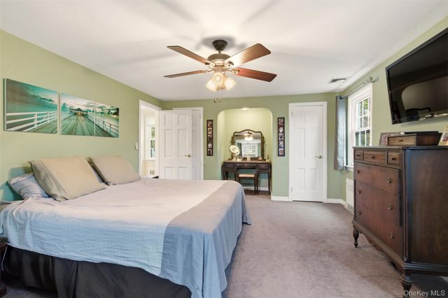 101 Convent Road, Syosset, NY 11791