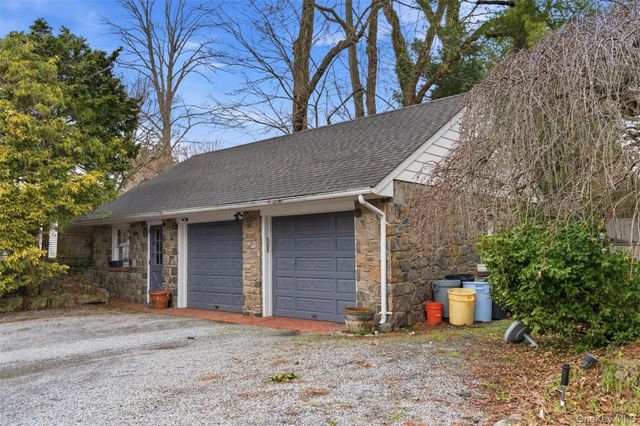 101 Convent Road, Syosset, NY 11791