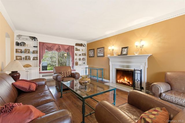 101 Convent Road, Syosset, NY 11791