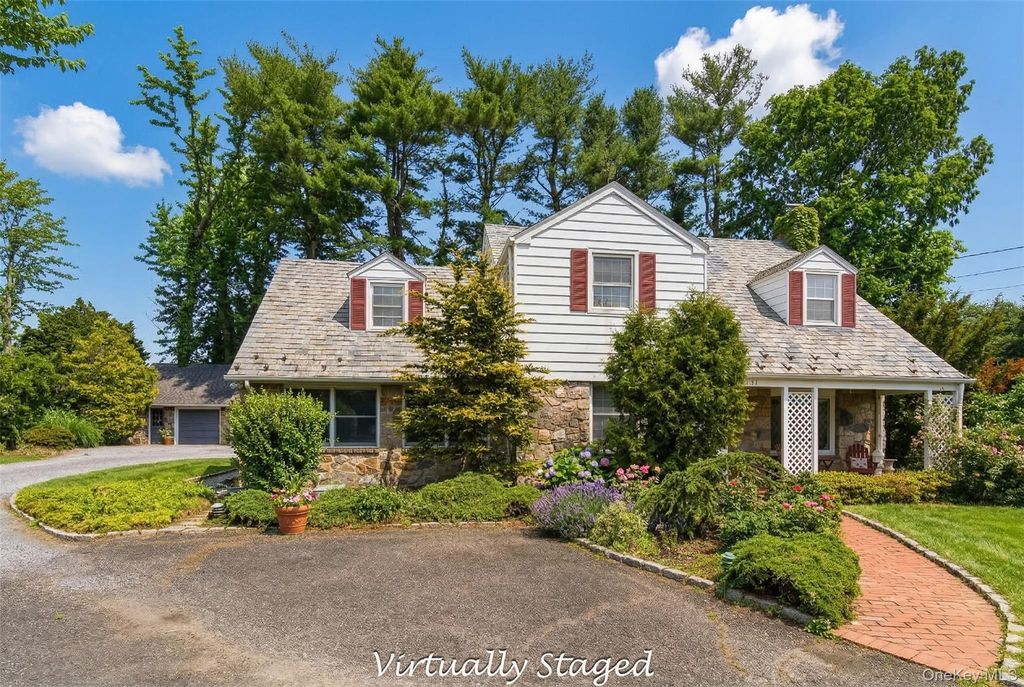 101 Convent Road, Syosset, NY 11791