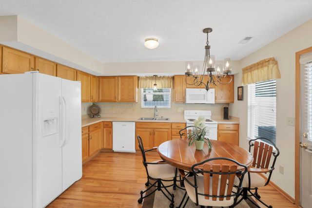 6198 Kensington Glen Drive, Canal Winchester, OH 43110