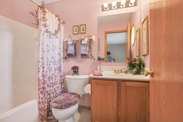 6198 Kensington Glen Drive, Canal Winchester, OH 43110