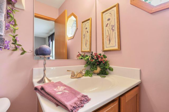 6198 Kensington Glen Drive, Canal Winchester, OH 43110