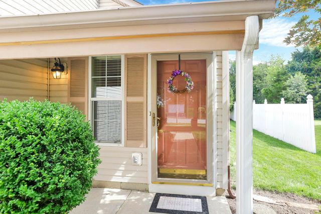 6198 Kensington Glen Drive, Canal Winchester, OH 43110