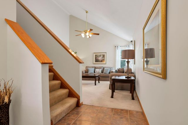 6198 Kensington Glen Drive, Canal Winchester, OH 43110