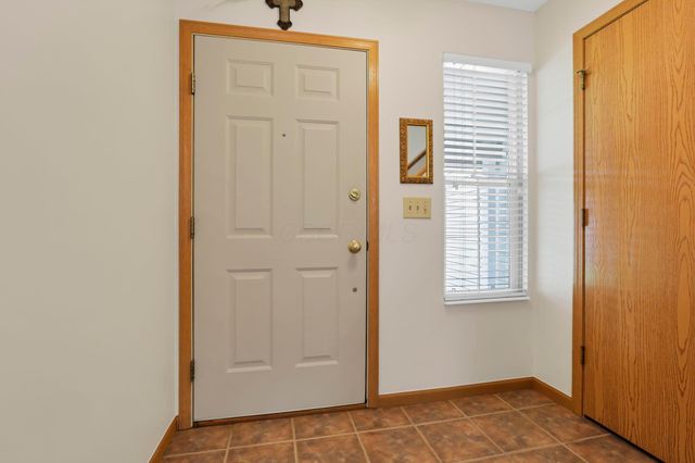 6198 Kensington Glen Drive, Canal Winchester, OH 43110