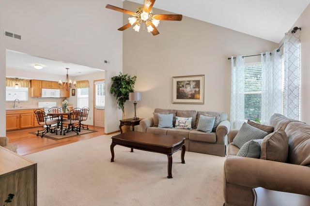 6198 Kensington Glen Drive, Canal Winchester, OH 43110