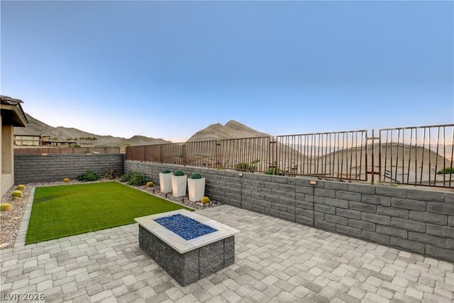 2720 Free Formed Court, Las Vegas, NV 89138