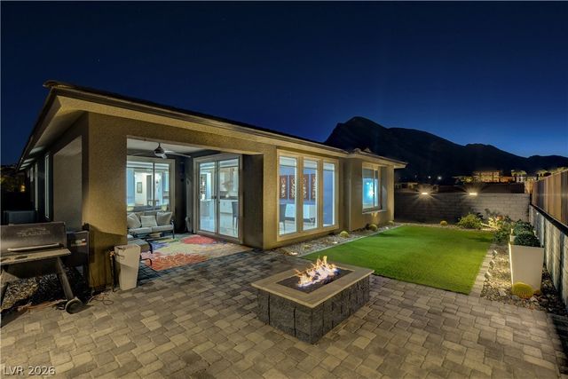 2720 Free Formed Court, Las Vegas, NV 89138