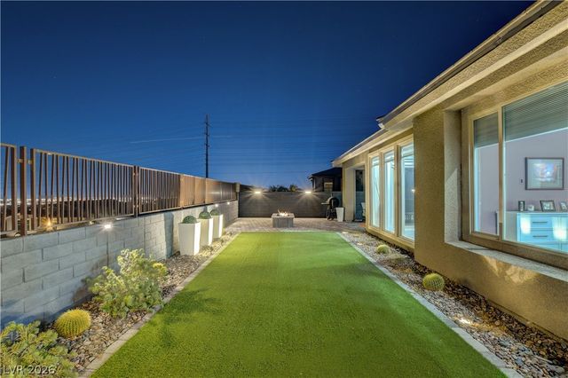 2720 Free Formed Court, Las Vegas, NV 89138