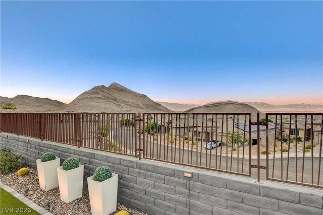 2720 Free Formed Court, Las Vegas, NV 89138
