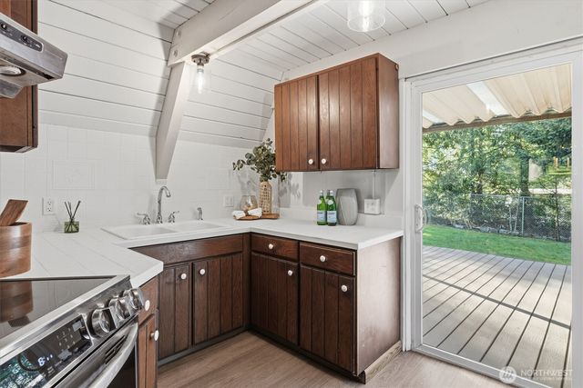 2077 Little Mountain Road, Mount Vernon, WA 98274