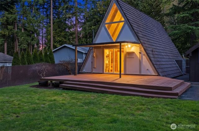 2077 Little Mountain Road, Mount Vernon, WA 98274