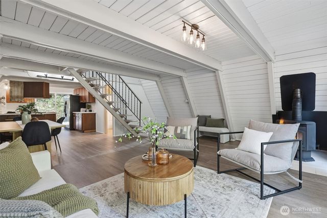 2077 Little Mountain Road, Mount Vernon, WA 98274