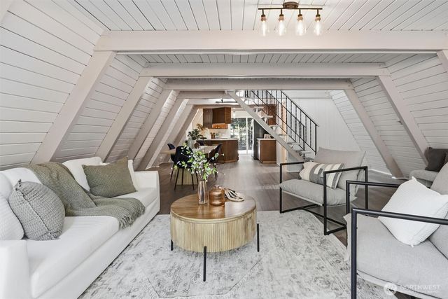 2077 Little Mountain Road, Mount Vernon, WA 98274