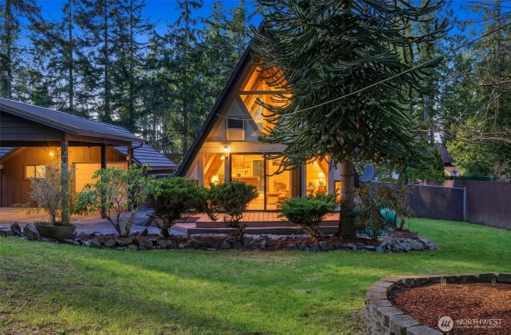 2077 Little Mountain Road, Mount Vernon, WA 98274